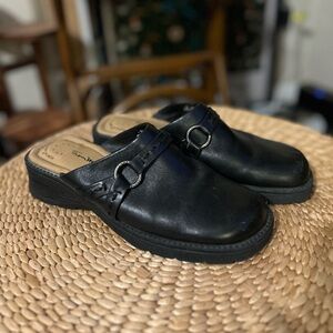 Thom McAn Tabitha Black Leather Slip-On Loafers